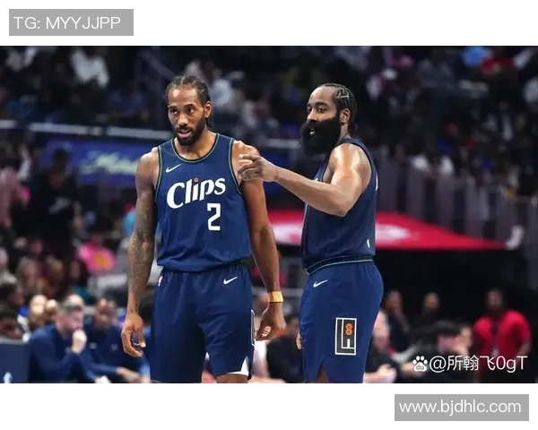 2000年湖人与快船的激烈对决回顾及其对洛杉矶篮球历史的影响分析