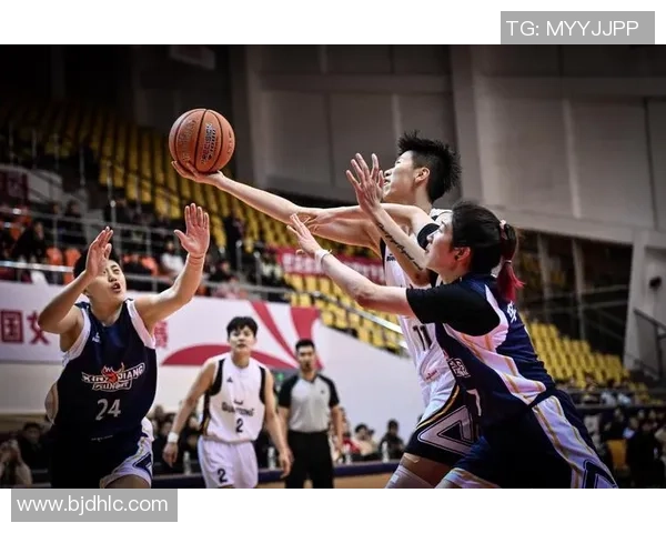 CBA精彩对决新疆队迎战福建队展现篮球魅力与激情碰撞